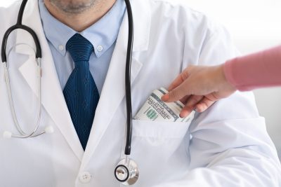 Doctor cash – GettyImages-1224545176